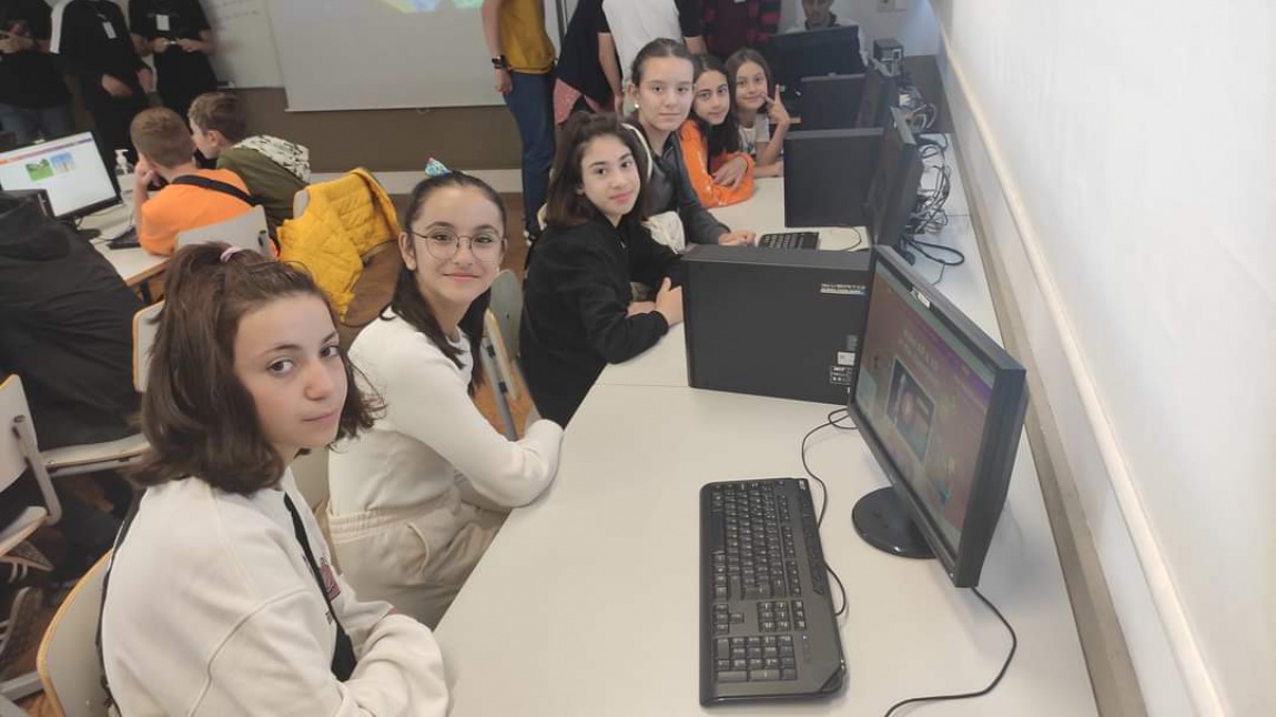 Portekiz okulu ESEN liderliğinde proje aktivitelerinin olan Arttırılmış- Sanal Gerçeklik Uygulamaları ve Robotik Kodlama Aktiviteleri Başarıyla Tamamlandı.